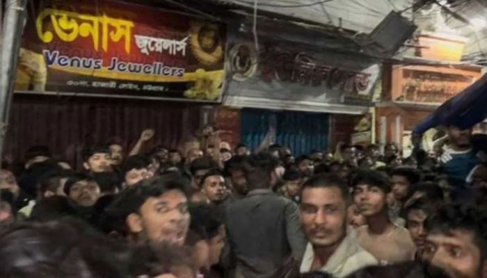 চট্টগ্রামে যৌথ বাহিনীর ওপর হামলা, গ্রেপ্তার ৮০