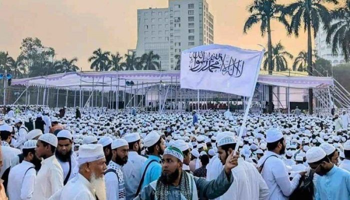 সোহরাওয়ার্দী উদ্যানে ওলামা-মাশায়েখ ও শিক্ষার্থীদের ঢল